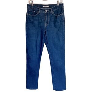 Levi's Women’s Classic Straight Dark Wash stretch Blue denim Jean size 4